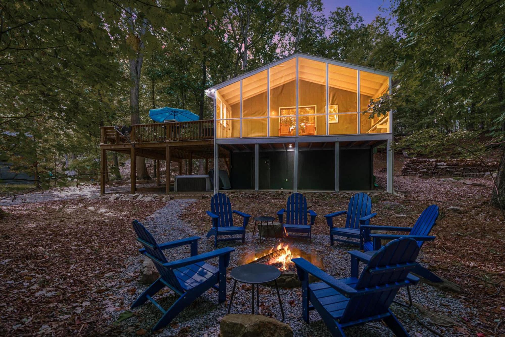 Modern W Fire Pit Deck, Grill & Hot Tub Villa Berkeley Springs Exterior photo
